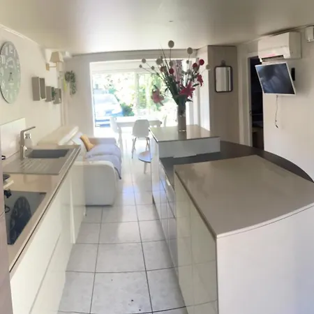 Le Grand Selve, Jacuzzi, Piscine Et Sauna Apartmán *